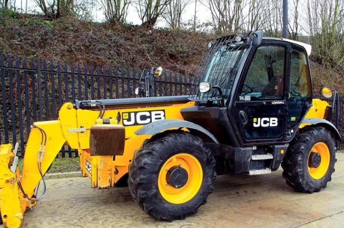 Телескопический погрузчик JCB 535-140 2013 года- фото № 1