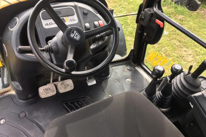 Экскаватор – погрузчик JCB 3CX Contractor Eco 2011 года- фото № 7