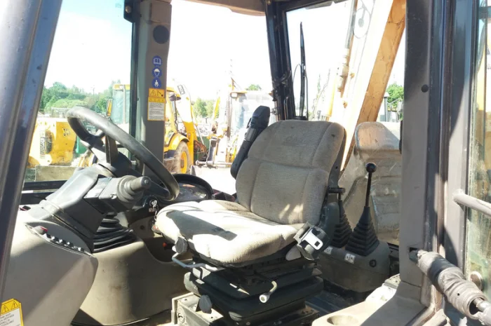 Экскаватор-погрузчик Case 695SR 2009 года- фото № 8