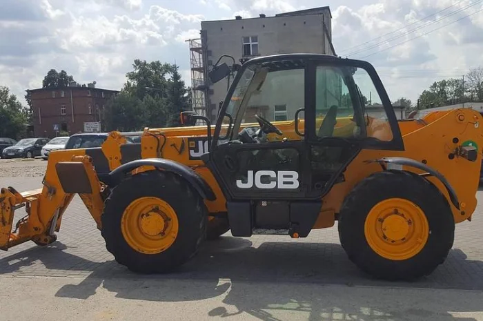 Телескопический погрузчик JCB 533-105 2005 года- фото № 4