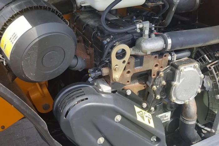 Телескопический погрузчик JCB 533-105 2005 года- фото № 7