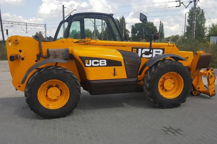 Телескопический погрузчик JCB 533-105 2005 года- фото № 8