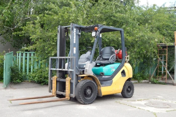 Вилочный погрузчик бу KOMATSU FG20LC-16- фото № 1
