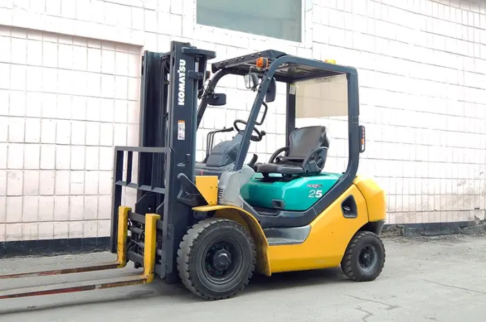 Вилочный погрузчик бу KOMATSU FG25С-16- фото № 1
