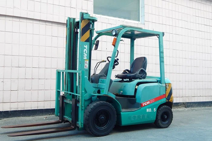Вилочный погрузчик бу TCM FG20T3- фото № 1