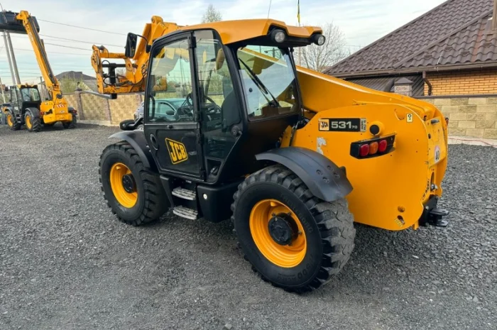 Телескопічний навантажувач JCB 531-70 Agri Plus Ковш і вили- фото № 2
