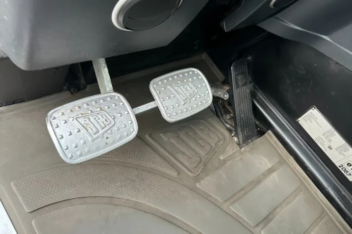 Телескопічний навантажувач JCB 531-70 Agri Plus Ковш і вили- фото № 5