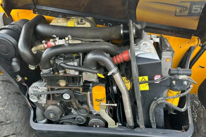 Телескопічний навантажувач JCB 531-70 Agri Plus Ковш і вили- фото № 6