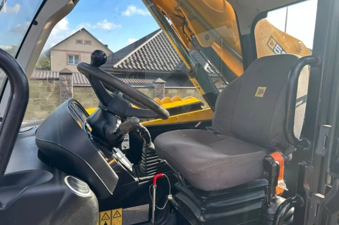 Телескопічний навантажувач JCB 535-95 Свіжий- фото № 6