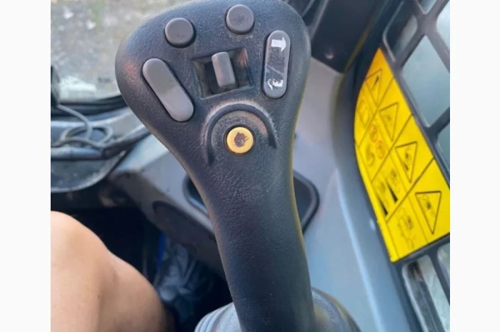 Міні навантажувач Bobcat Т750 High Flow- фото № 12