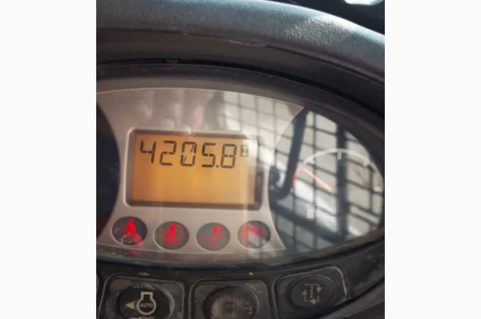 Міні навантажувач Bobcat Т750 High Flow- фото № 4