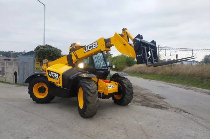 Телескопічний навантажувач JCB 531-70- фото № 1