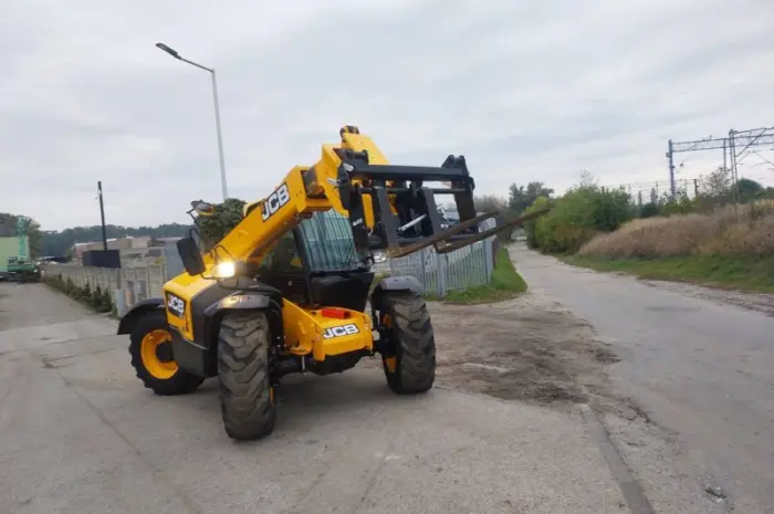 Телескопічний навантажувач JCB 531-70- фото № 2