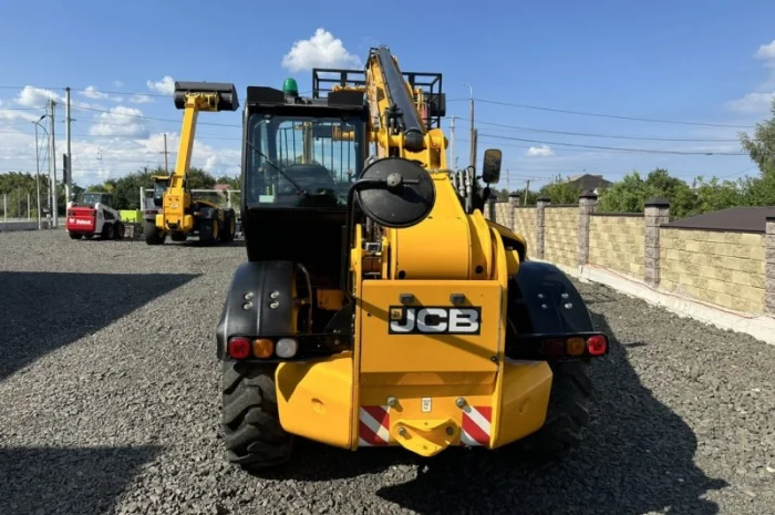 Телескопічний навантажувач JCB 535-140- фото № 12