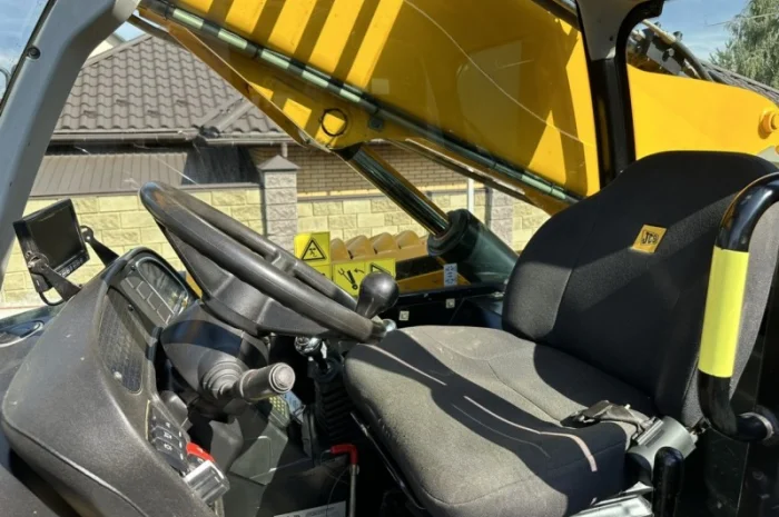 Телескопічний навантажувач JCB 535-140- фото № 15