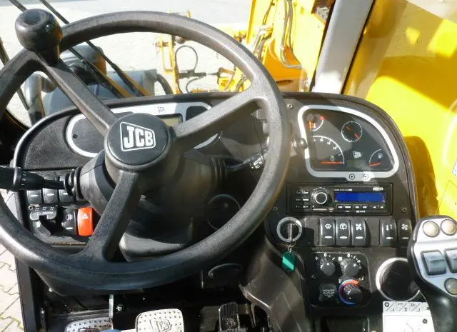 Телескопічний навантажувач JCB 541-70 Agri- фото № 4