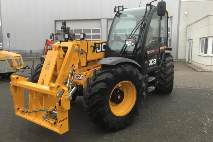 Телескопічний навантажувач JCB 532-70 Agri- фото № 1