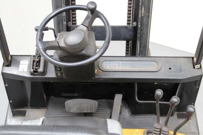 Продам вилочный газовый погрузчик 4т. Yale GLP40LF- фото № 2