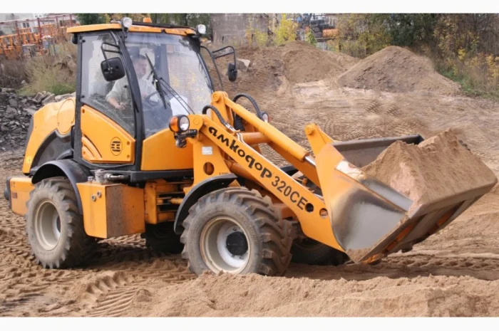 Погрузчики фронтальні, універсальні, телескопічні і ін. від АМКОДОР- фото № 1