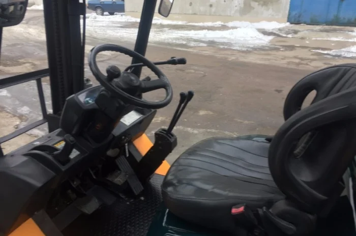 Вилочный погрузчик Toyota 7FGL25- фото № 7