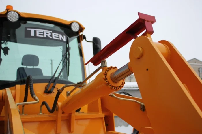 Фронтальный погрузчик модель: 830с- фото № 4