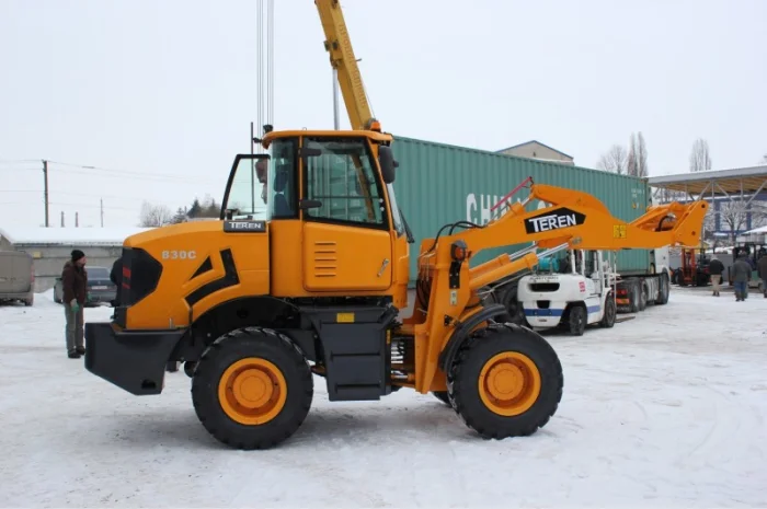 Фронтальный погрузчик модель: 830с- фото № 7