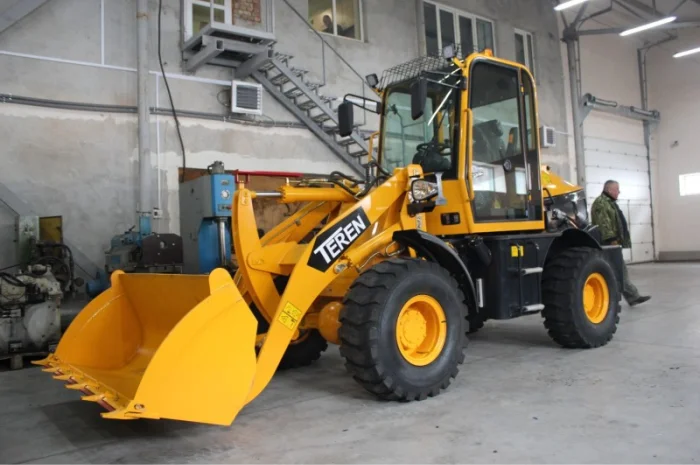 Фронтальный погрузчик модель: 920С- фото № 1