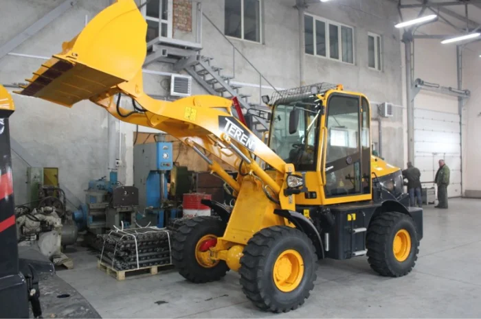 Фронтальный погрузчик модель: 920С- фото № 3