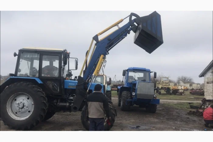 Фронтальный погрузчик (навеска) МТЗ-80/82 / ЮМЗ 6 МТЗ 1221- фото № 4