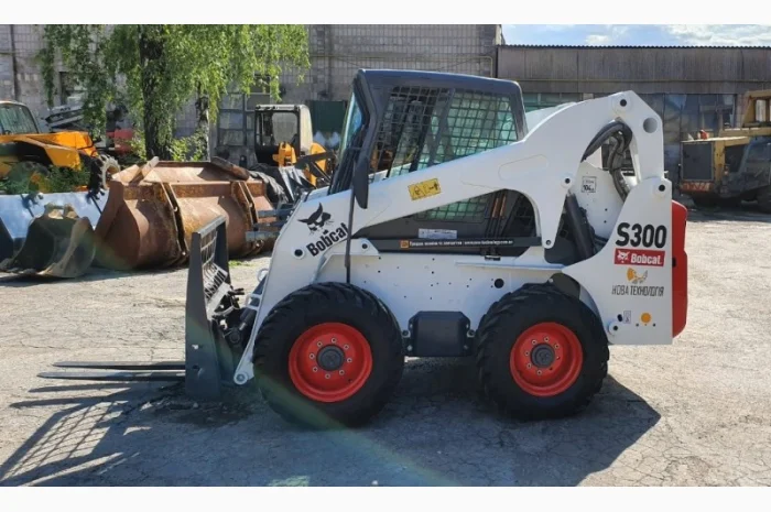 Продам мини-погрузчик Bobcat S300. 2011г.в- фото № 2