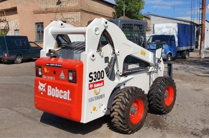 Продам мини-погрузчик Bobcat S300. 2011г.в- фото № 4