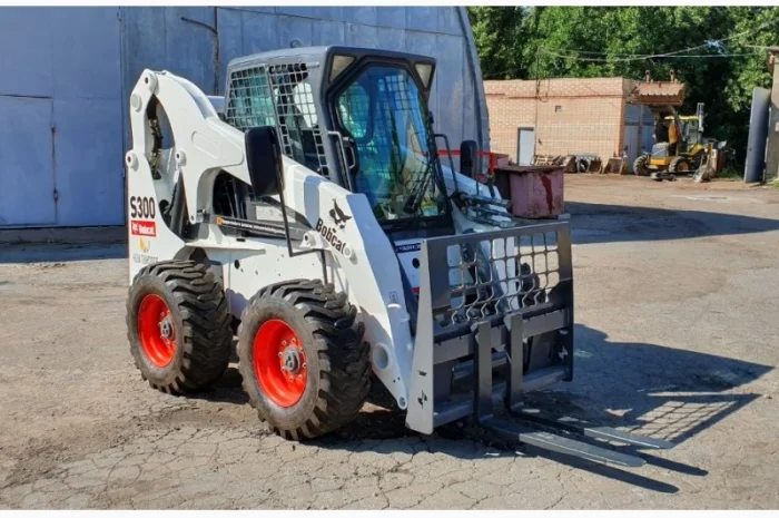 Продам мини-погрузчик Bobcat S300. 2011г.в- фото № 7