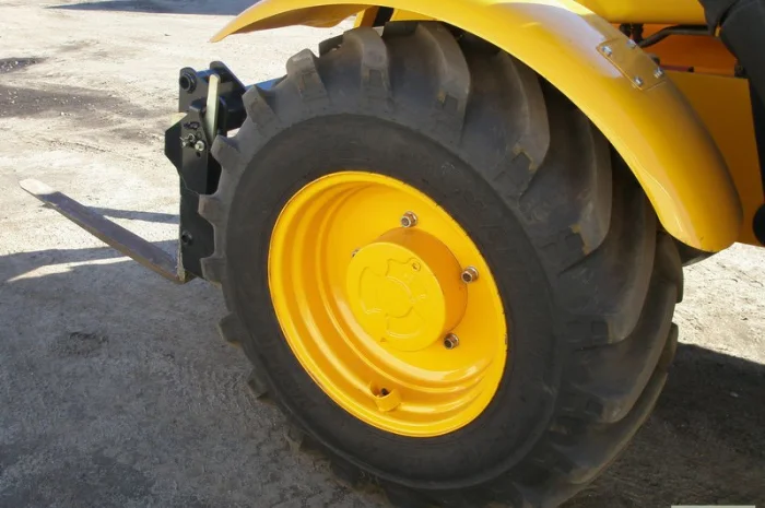 Телескопічний навантажувач JCB 531-70 - 2009 року- фото № 2