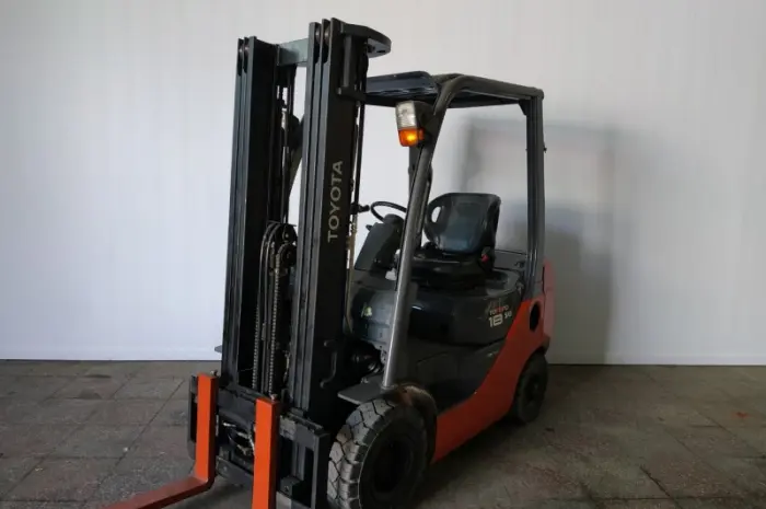 Вилочный погрузчик бу, Тойота (Toyota), дизель, 1.8 т- фото № 2