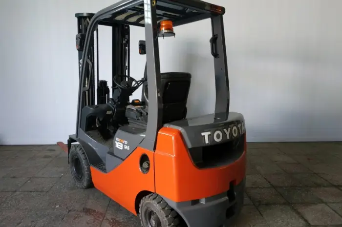 Вилочный погрузчик бу, Тойота (Toyota), дизель, 1.8 т- фото № 3