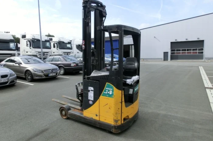 Штабелер-ричтрак Komatsu FB14RJ-2R, 2009 года, 5180 мм высота подъема, 4865 м/ч наработка- фото № 2