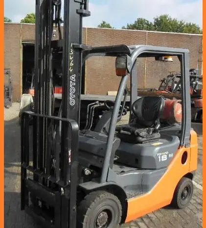Газовый погрузчик Toyota 02-8-FGF-18, 2010 г., 10425 мч, в родном состоянии- фото № 1