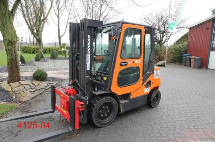 Погрузчик вилочный дизельный Doosan D 30 S 5, 2014 года, 3 т., 4490 м/ч- фото № 1