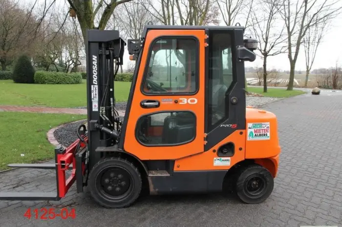 Погрузчик вилочный дизельный Doosan D 30 S 5, 2014 года, 3 т., 4490 м/ч- фото № 3