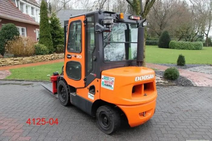 Погрузчик вилочный дизельный Doosan D 30 S 5, 2014 года, 3 т., 4490 м/ч- фото № 4