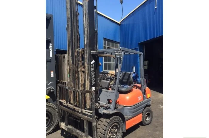 Погрузчик вилочный Toyota 6FG30, газ, 3000 кг грузоподъемность, 7000 мм высота подъема- фото № 1
