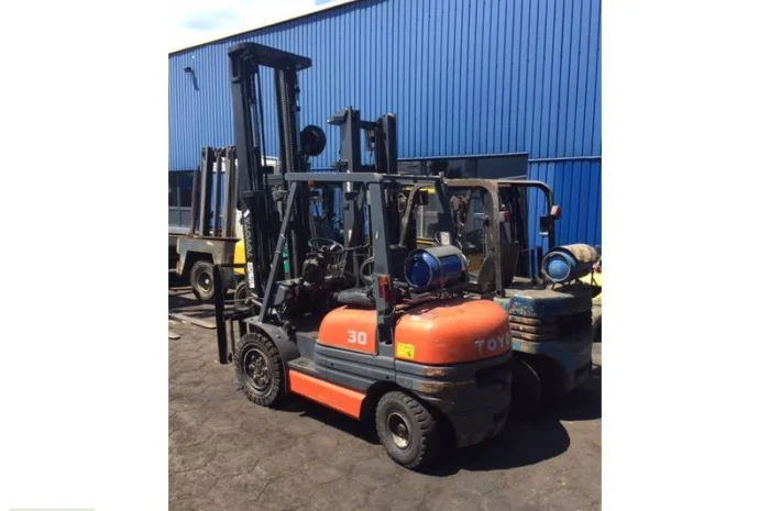 Погрузчик вилочный Toyota 6FG30, газ, 3000 кг грузоподъемность, 7000 мм высота подъема- фото № 2