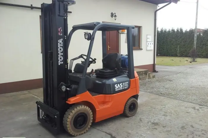 Погрузчик вилочный Toyota 7FGF 15, газ, Идеал, наработка 2509 м/ч, 5.5м.высота подъема- фото № 1