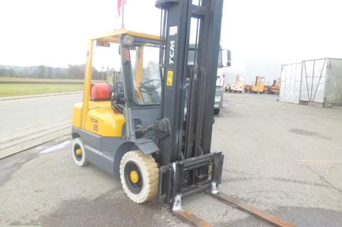 Погрузчик вилочный TCM FG25 N5T, газ, 2.5 т., 6500 мм высота подъема- фото № 3