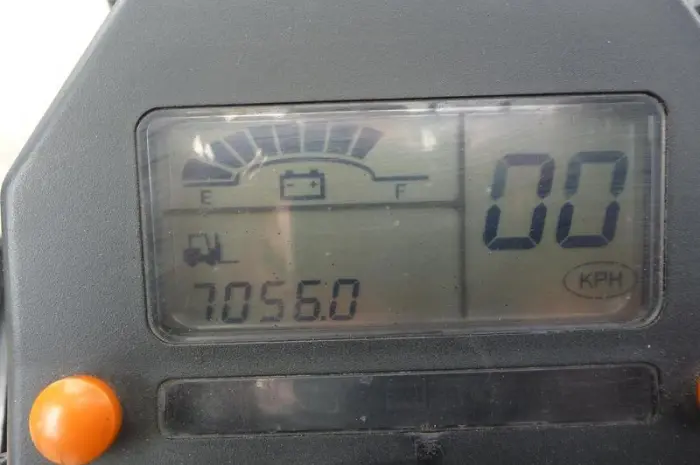 Электропогрузчик бу Mitsubishi EP30, 3т., 4700 мм высота подъема, 2005 г- фото № 8