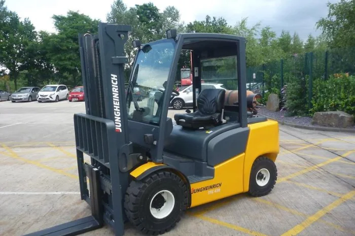 Газовый погрузчик бу, кара Jungheinrich TFG430, 3т., 2014 года, 793 м/ч- фото № 1