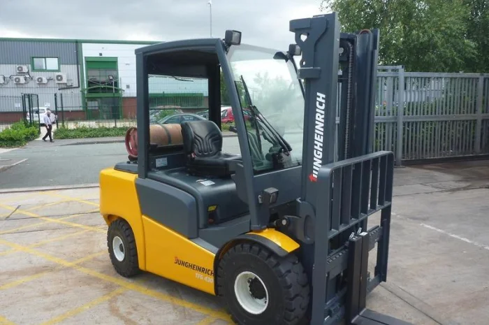 Газовый погрузчик бу, кара Jungheinrich TFG430, 3т., 2014 года, 793 м/ч- фото № 4