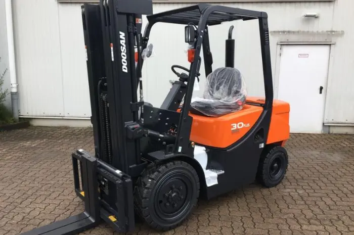 Дизельный погрузчик Doosan D 30 GX Plus, 2017 г., новый автопогрузчик- фото № 1