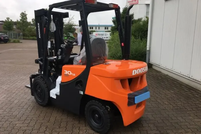 Дизельный погрузчик Doosan D 30 GX Plus, 2017 г., новый автопогрузчик- фото № 2