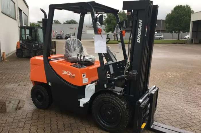 Дизельный погрузчик Doosan D 30 GX Plus, 2017 г., новый автопогрузчик- фото № 3
